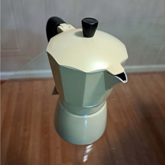 Brand New Coffe Maker . - Picture 2 of 5